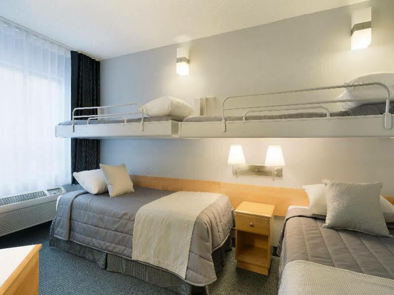 Travelodge By Wyndham Centre Hotel Montreal